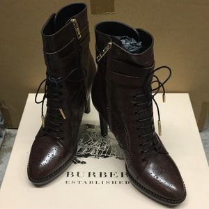 NWT Burberry 100 platform ankle boots